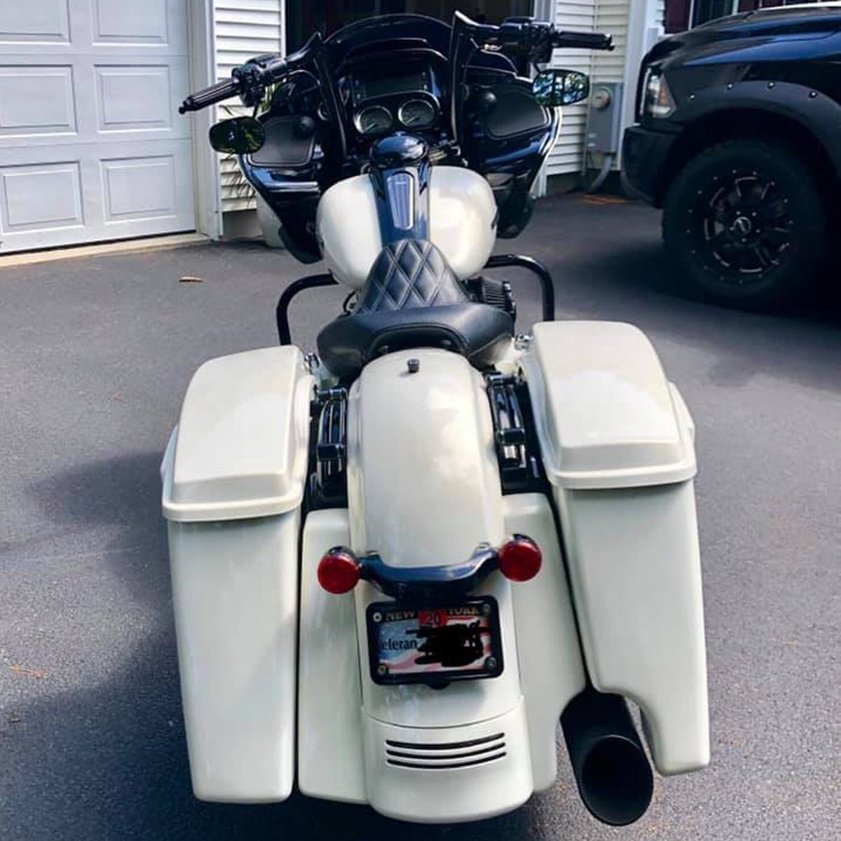 Hogworkz Color Matched 2-Into-1 Extended 4" Stretched Saddlebags for Harley® Touring '14-'23